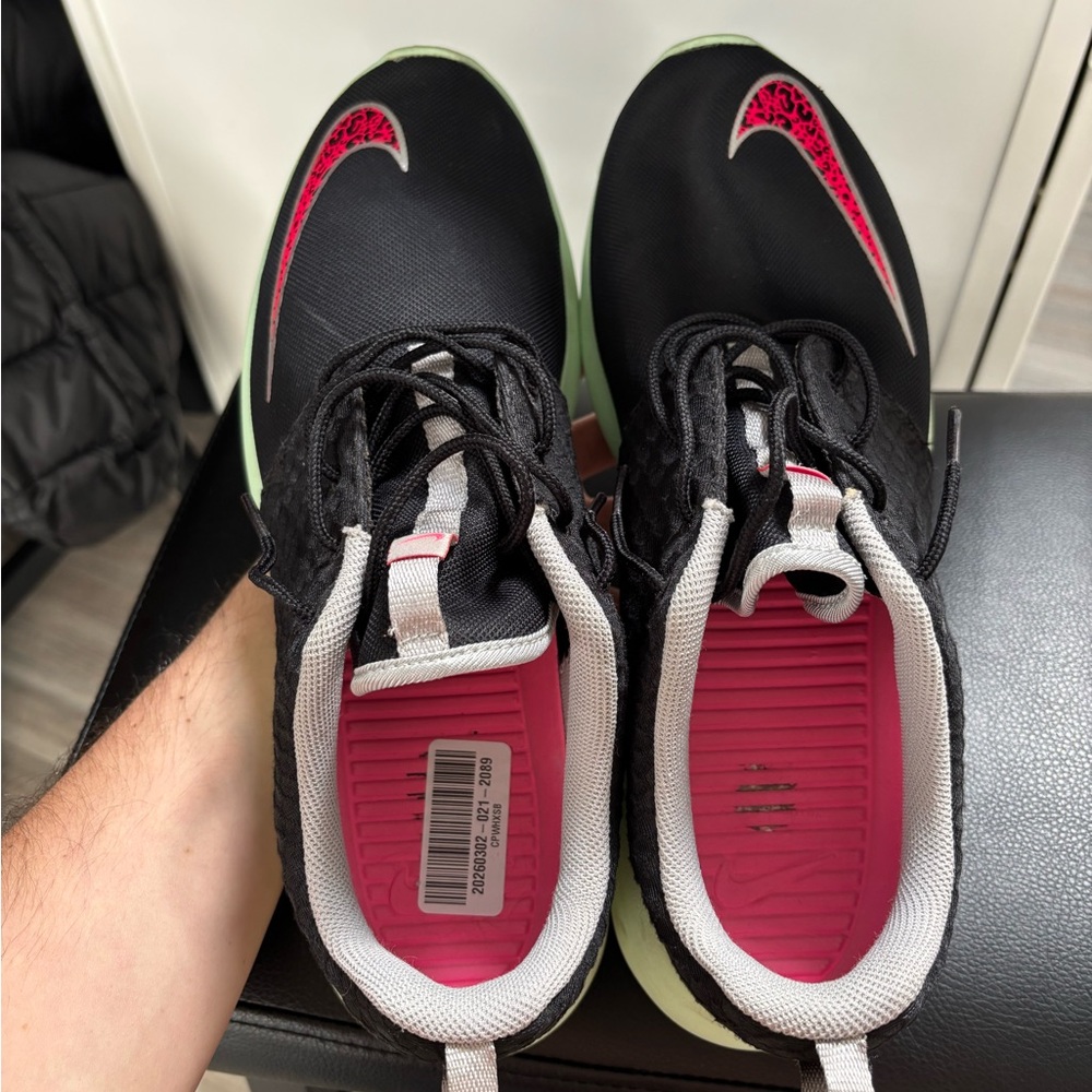Nike roshe run Men’s yezzy Black Sneakers with Pink Swoosh and Light Green Sole - Picture 3 of 4